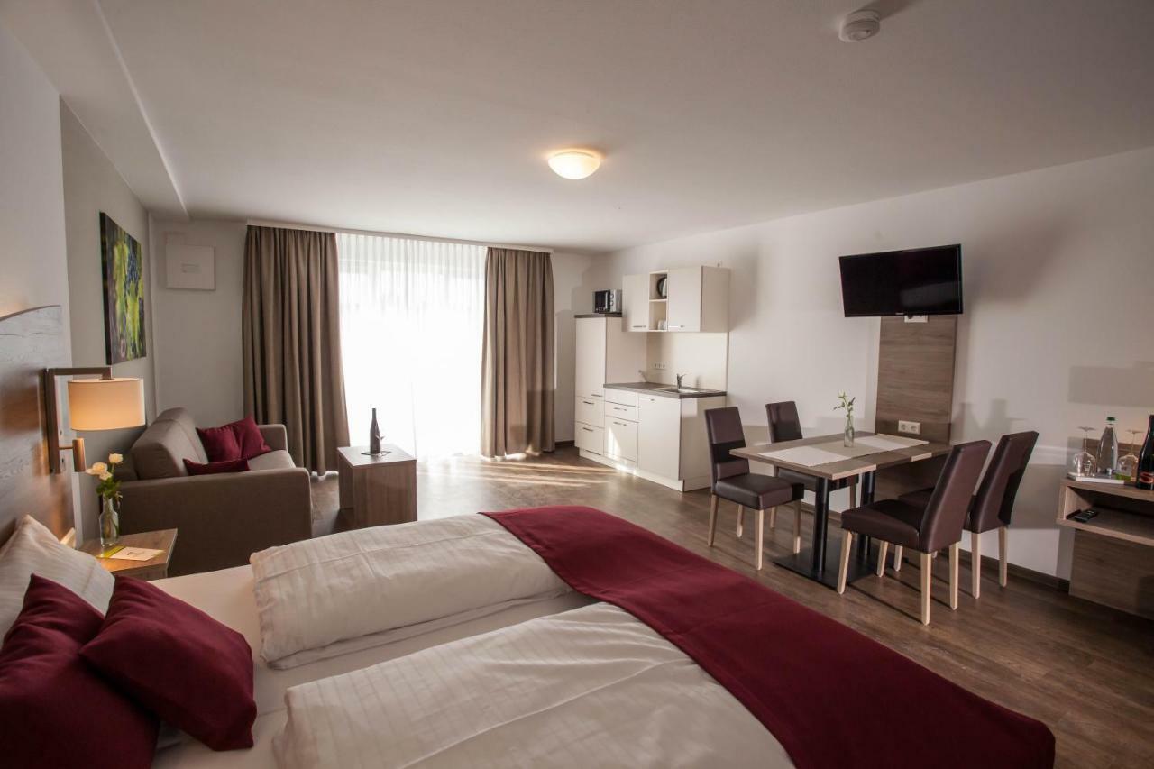 Wein & Bett Weihbrecht Hotel Bretzfeld Buitenkant foto